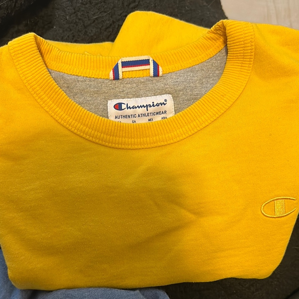 Champion Yellow Crewneck Sweater Vibrant Cotton Blend